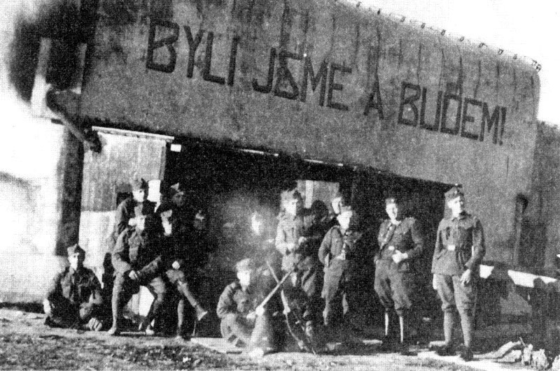 Mobilizovaní vojaci v septembri 1938 pri jednej z pohraničných pevností na severovýchode Čiech.