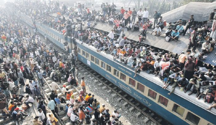 Bangladéšske vlaky držia prím v „obsadenosti“.