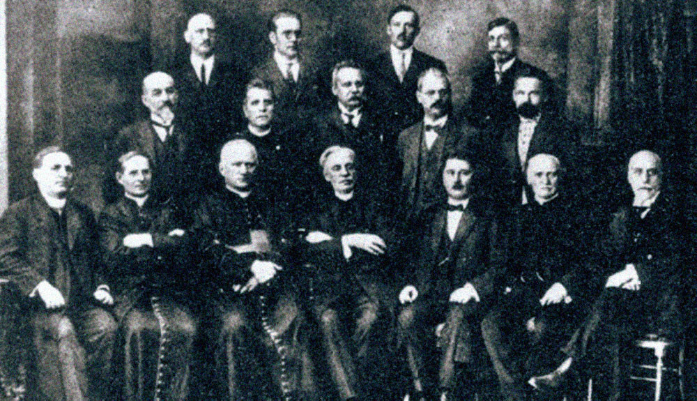 Spoločná fotografia niektorých signatárov Martinskej deklarácie z 30. októbra 1918. 