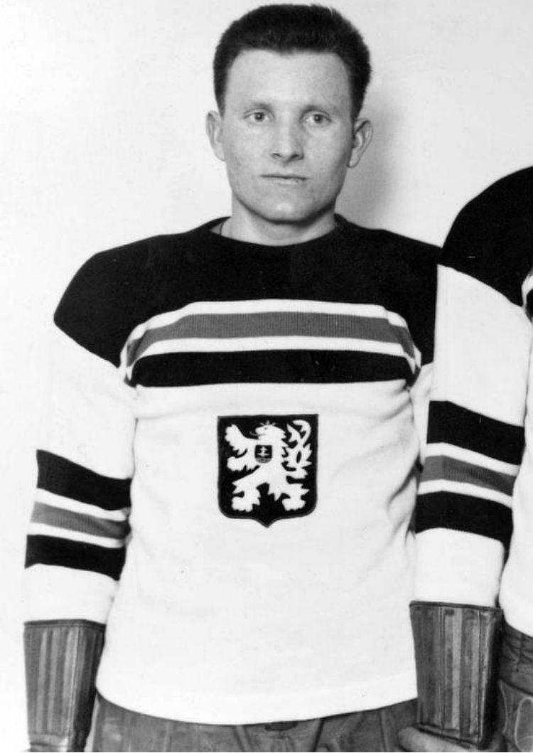 Troják bol prvým Slovákom v československej hokejovej reprezentácii i prvým slovenským majstrom sveta v histórii.