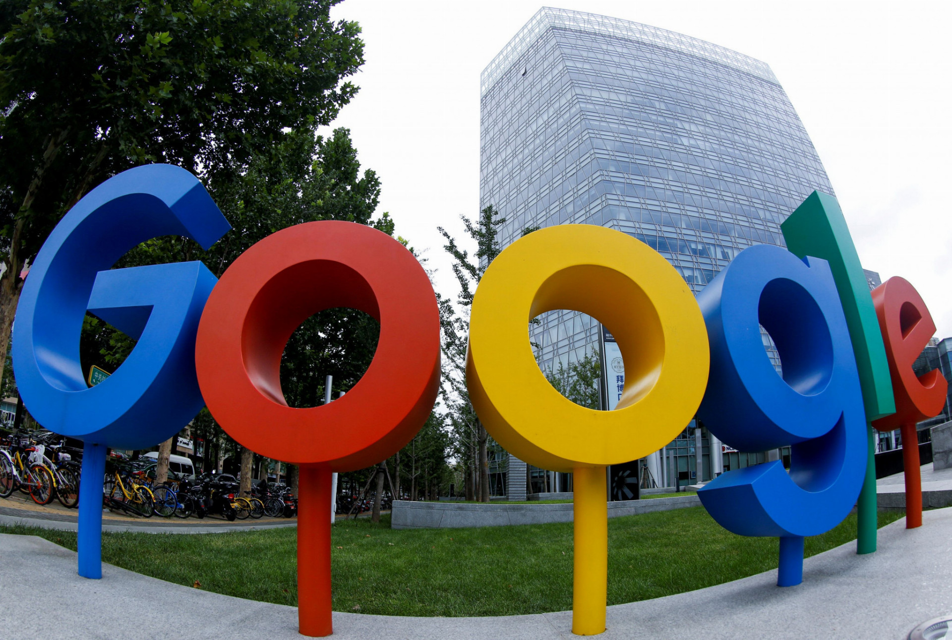 Centrála Googlu v Pekingu. V USA chce mať materská firma Alphabet základňu
na oboch pobrežiach.