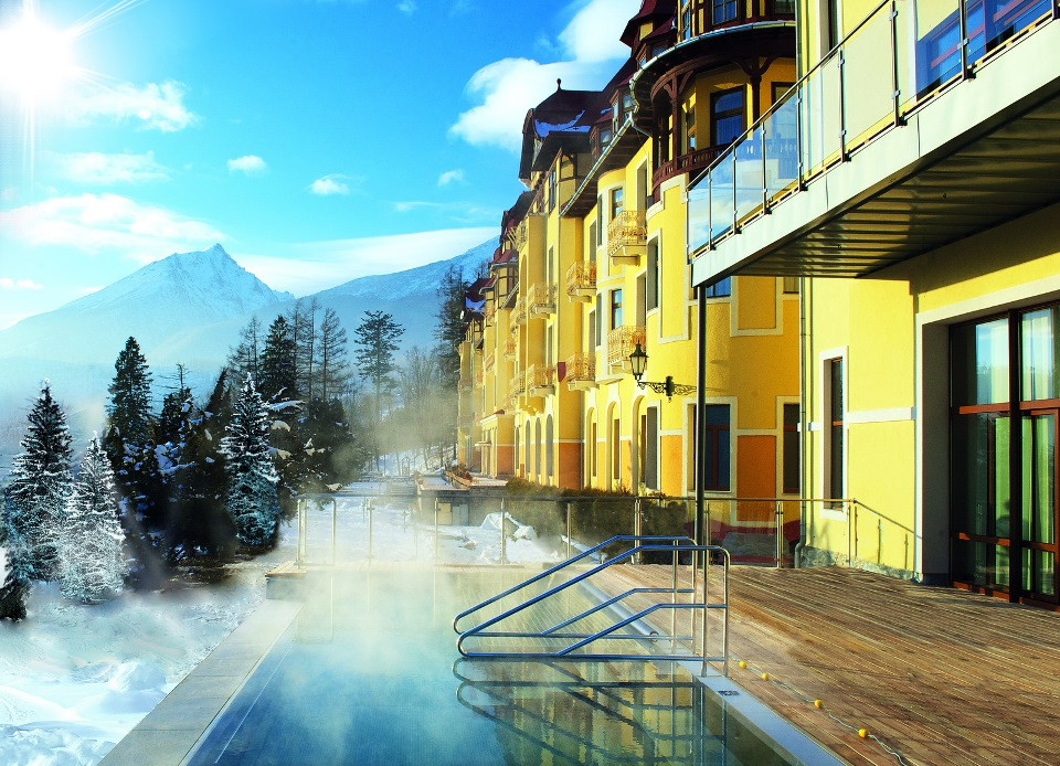 Víťaz v kategórii Heritage & Wellness. Grand Mountain Spa je je skutočnou perlou hotela, kde sa kombinuje tradičné miestne kúpeľníctvo s liečivými účinkami tatranskej prírody. Neopakovateľným zážitkom je vonkajšia časť wellnessu, kde sa z bazéna môžete kochať výhľadmi na popradskú kotlinu a sledovať trblietajúce sa hviezdy na oblohe.
„Liečivé účinky tatranskej prírody nie je potrebné spochybňovať. Ak ich spojíme s noblesou nášho grandhotela, moderným wellness centrom s unikátnymi výhľadmi a vysoký štandard služieb, vytvoríme skvelý produkt pre náročného klienta. Sme radi, že si toho všimla aj odborná komisia z Heritage Hotels of Europe“, Jaroslav Jedlička, Grandhotel Praha.