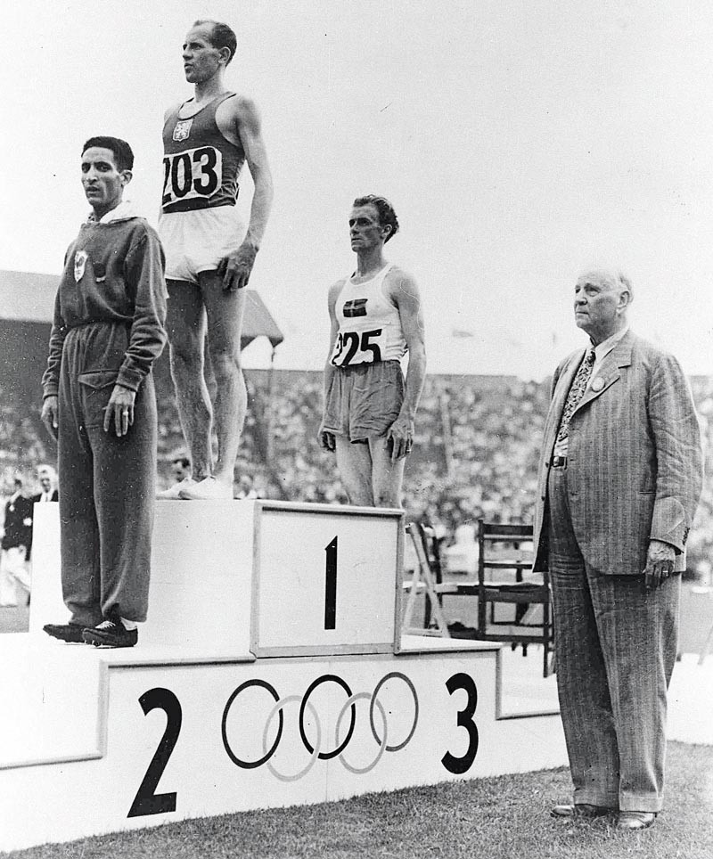 Prvý raz olympijským víťazom. Na hrách v Londýne v roku 1948 získal Emil Zátopek v behu na 10 000 metrov prvú zo svojich zlatých olympijských medailí.