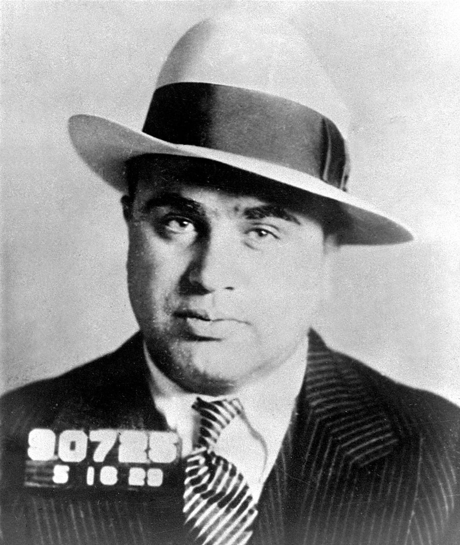 Jeden z najznámejších amerických gangstrov Al Capone na snímke z policajnej databázy. 