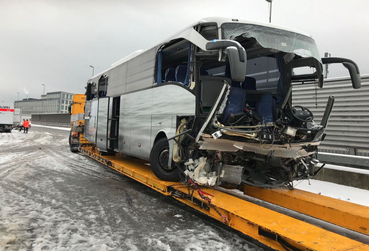 Nehoda autobusu pri Zürichu