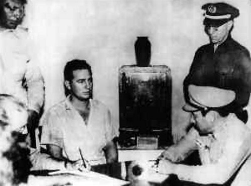 Fidel Castro pri výsluchu po zlikvidovanom pokuse o rozpútanie povstania v júli 1953.