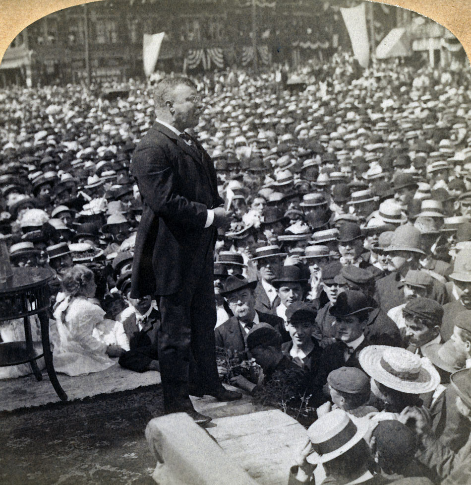 Už ako americký prezident počas verejného vystúpenia v štáte Massachusets v roku 1902.