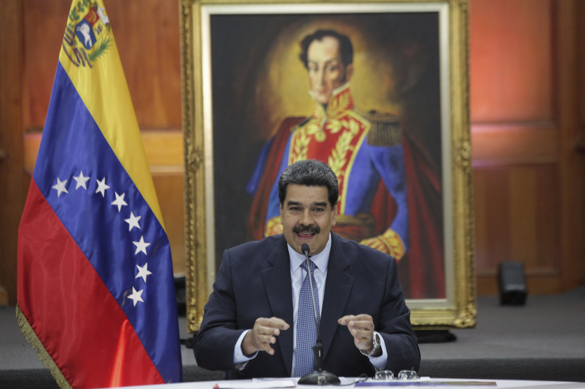 Nicolás Maduro čelí v krajine rozsiahlým protestom.