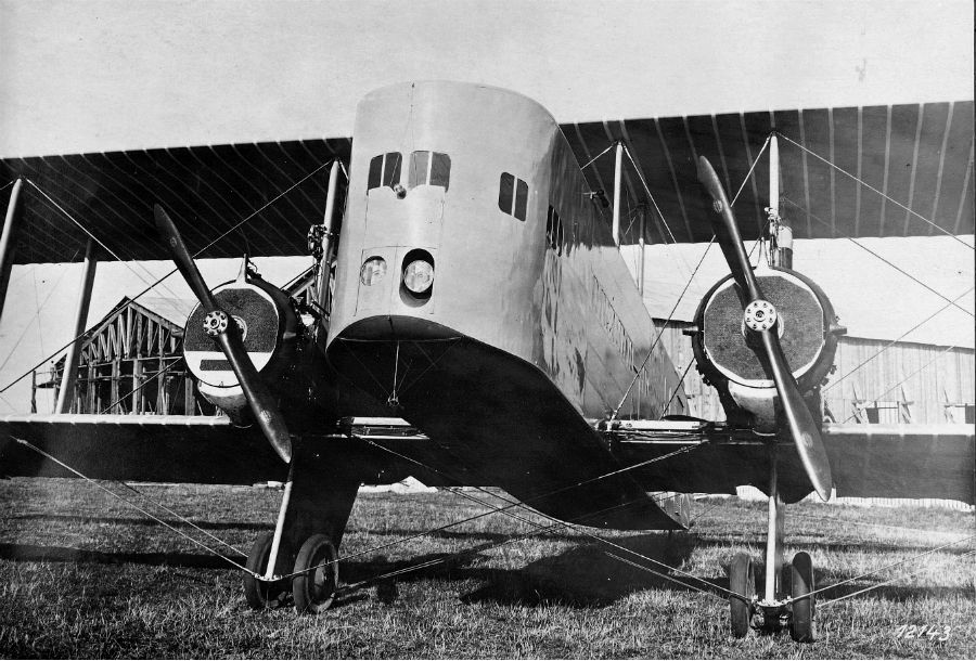 Dvojmotorový dvojplošník Farman F.60 Goliath bol vyvinutý na konci prvej svetovej vojny ako vojenský stroj, napokon sa do dejín zapísal ako prvé dopravné lietadlo.