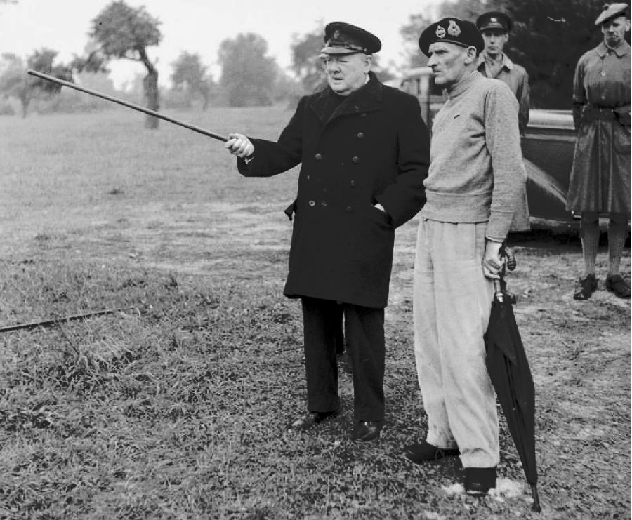 Churchill v novom konflikte počítal aj so stovkami tisíc nemeckých zajatcov a nariadil poľnému maršalovi Montgomerymu, aby ich zbrane udržiaval v dobrom stave.