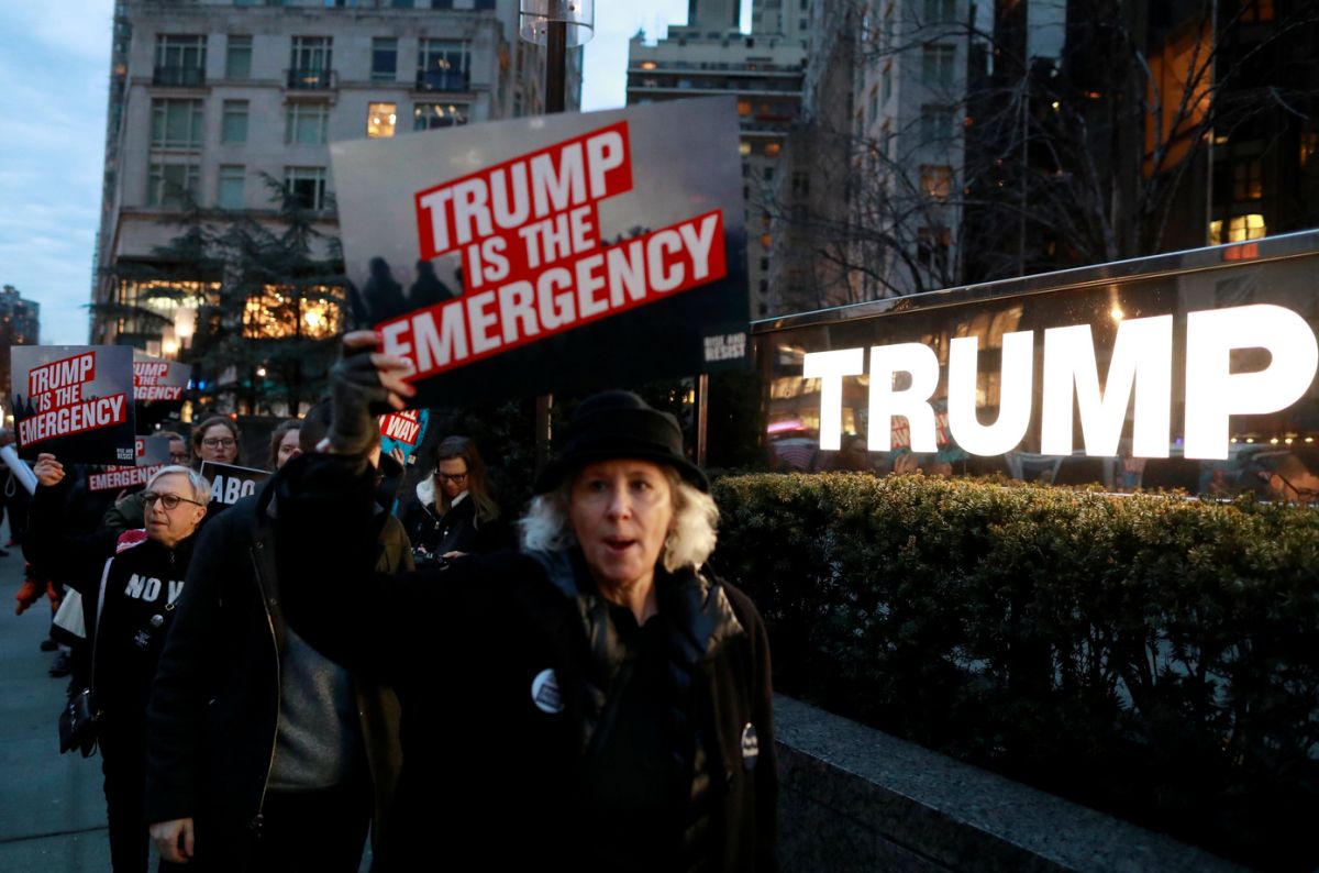 Protest pred Trumpovým hotelom