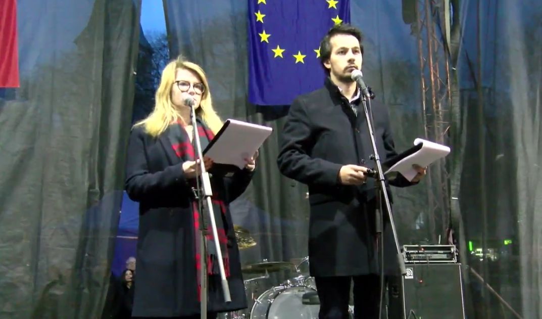 Organizátori protestu Karolína Farská a Juraj Šeliga