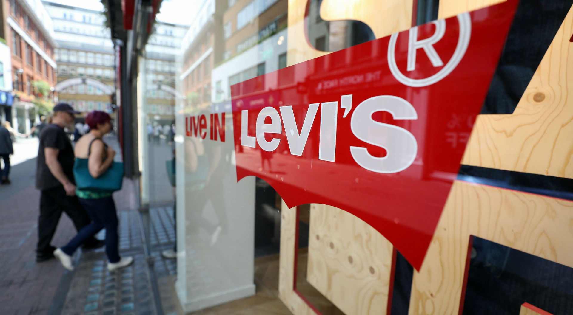 Spoločnosť Levi Strauss chce využiť dobré hospodárske výsledky aj pri ponuke akcií.