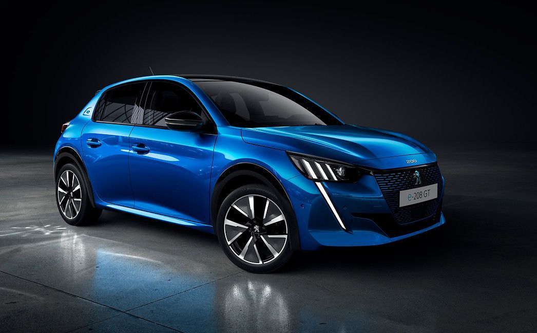 Elektromobil má disponovať pri 50 kW/h batérii dojazdom 340 kilometrov. Peugeot 208 bude dostupný aj v benzínovej a dieselovej verzii.