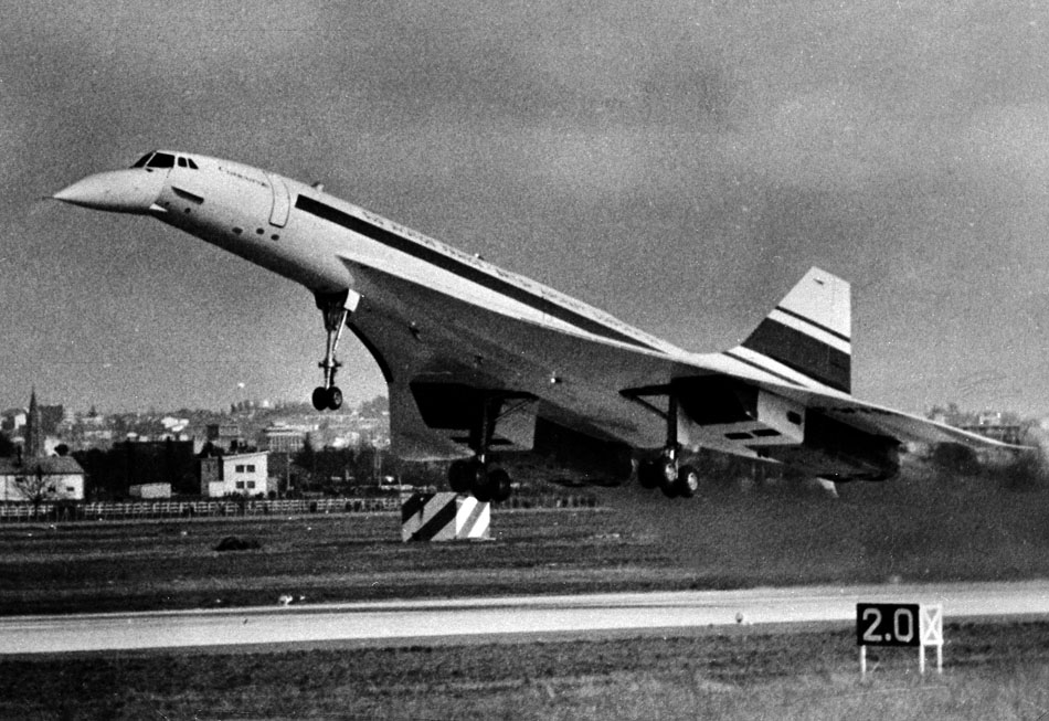 Prvý let Concordu 2. marca 1969. Sovietsky konkurent ho v tomto predbehol o dva mesiace, veľkokapacitný Boeing 747 o necelý mesiac.