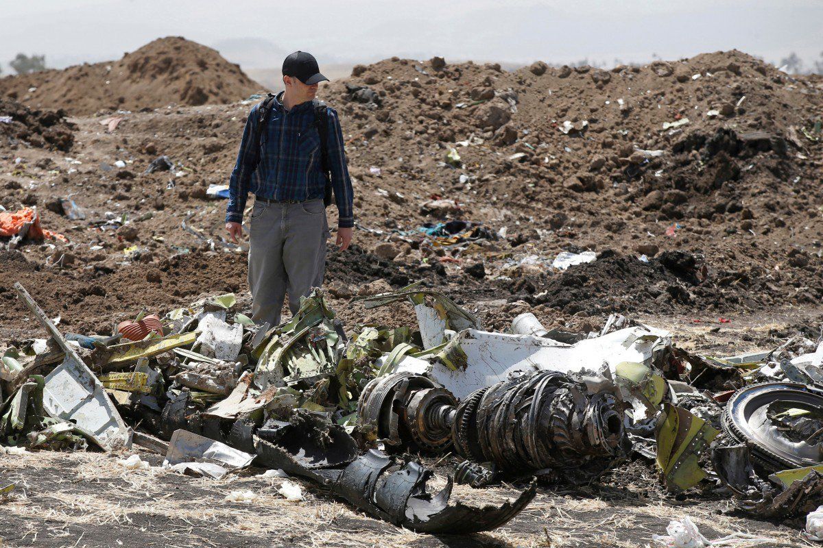 Po šiestich minútach letu sa lietadlo Boeing 737 MAX 8 spoločnosti Ethiopian Airlines zrútilo na zem.