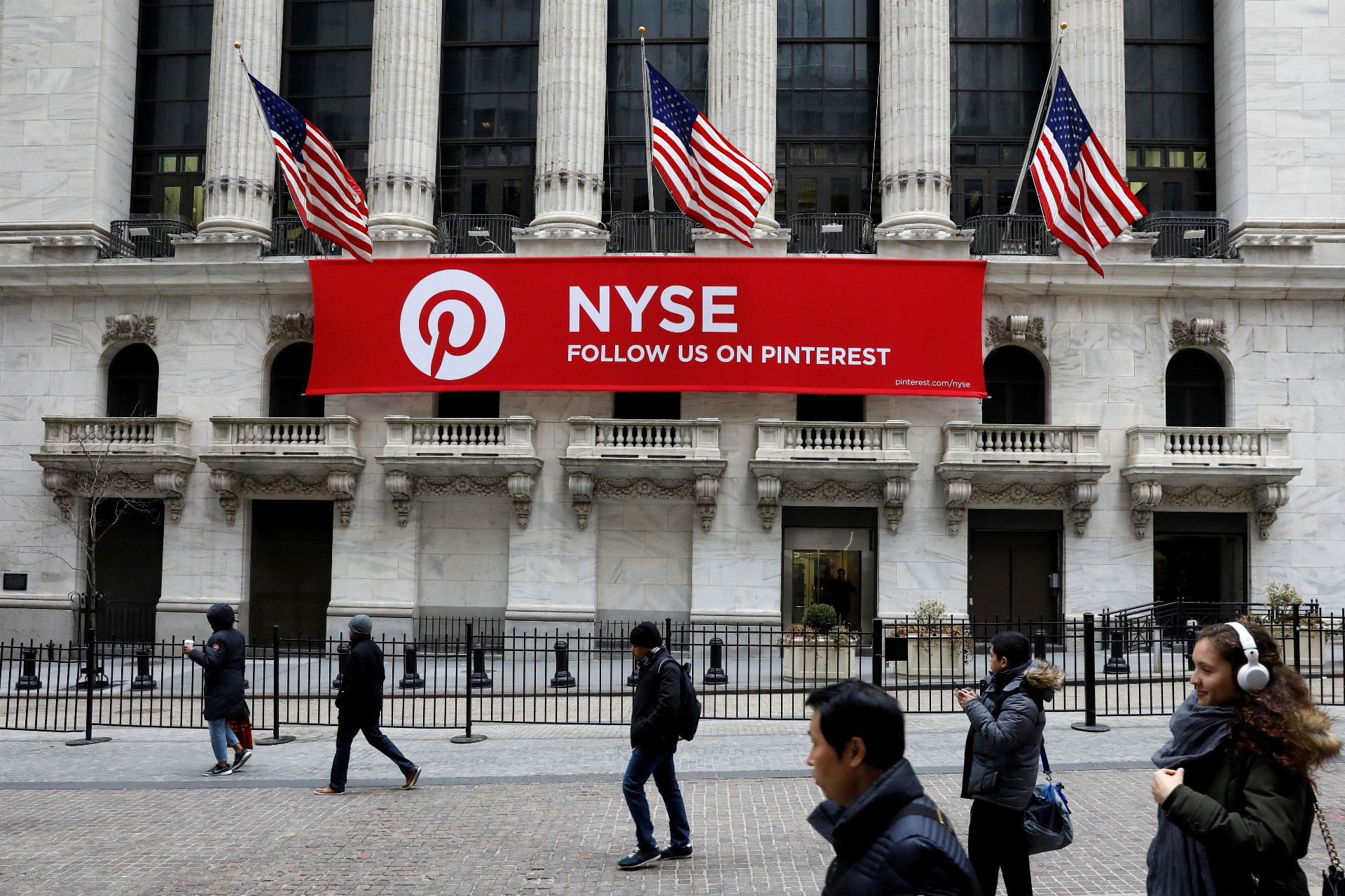Vstup Pinterestu na NYSE odborníci prirovnávajú k vstupu Facebooku na Nasdaq v roku 2012. Facebook bol vtedy ocenený na 16 miliárd dolárov.