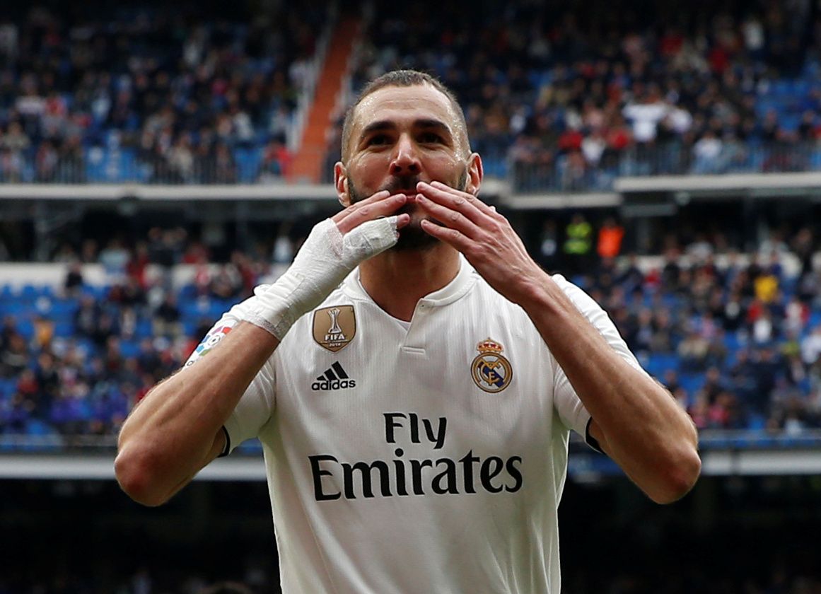 Aj hviezdneho útočníka Karima Benzemu (na snímke) z madridského Realu bude obliekať značka Adidas.