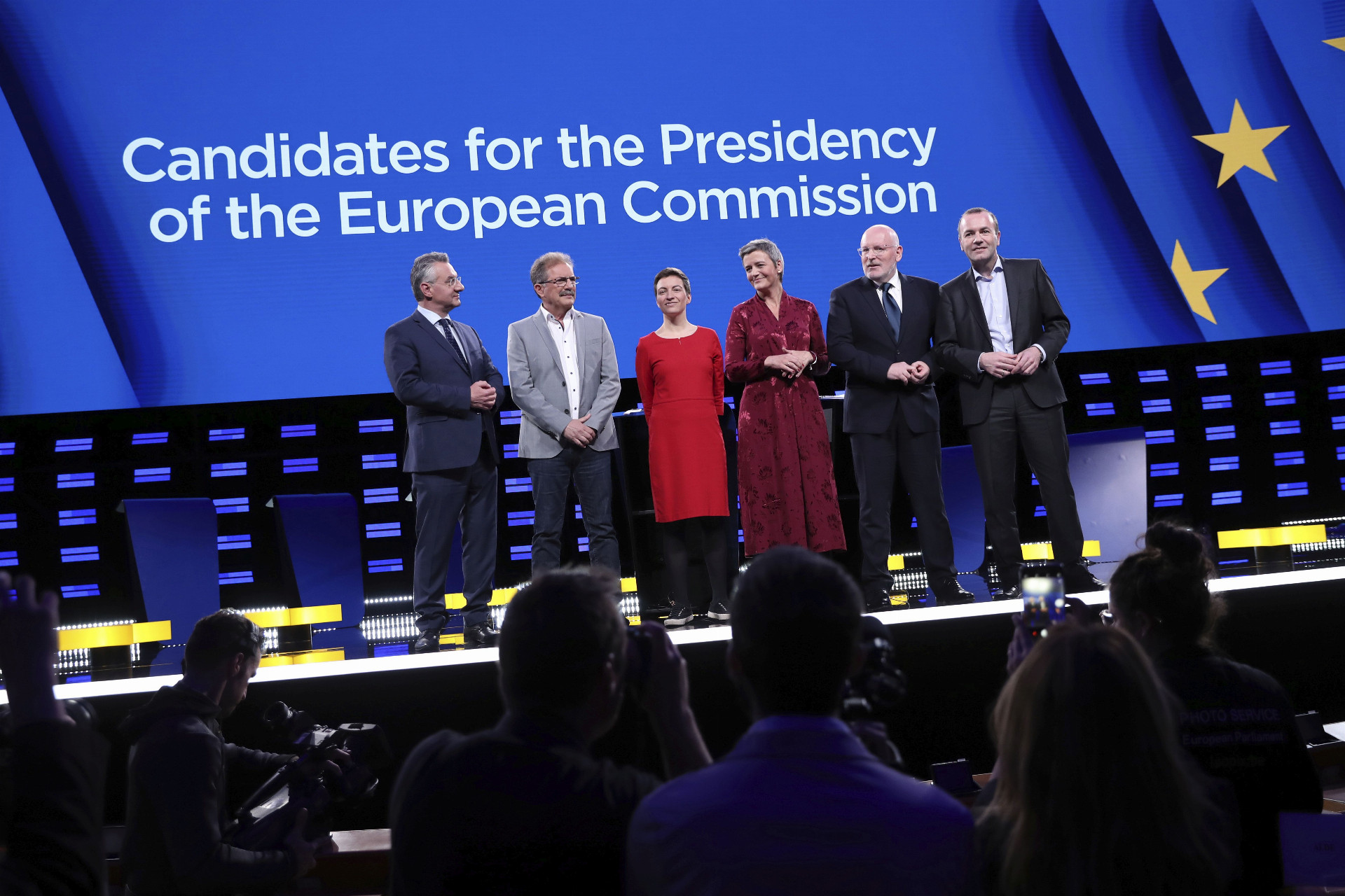 Na Slovensku je záujem o eurovoľby nízky. Na snímke (zľava) kandidáti na šéfa Európskej komisie Jan Zahradil, Nico Cué, Ska Kellerová, Margrethe Vestagerová, Frans
Timmermans a Manfred Weber pred začiatkom predvolebnej debaty.