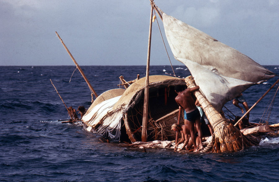 Expedíciu Ra musel Heyerdahl v júli 1969 kvôli poškodeniu lode a nepriaznivým podmienkam predčasne ukončiť.