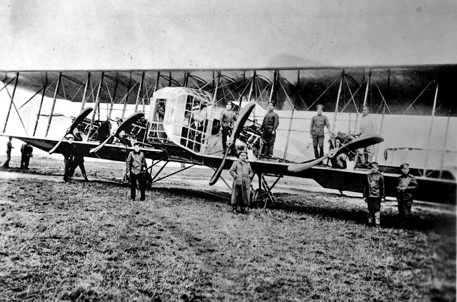 Na svoju dobu obrovské lietadlo nazvané Iľja Muromec sa počas prvej svetovej vojny uplatnilo ako bombardér.