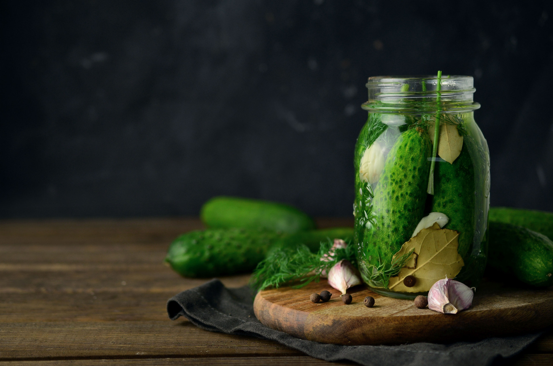 cucumbers in jar 