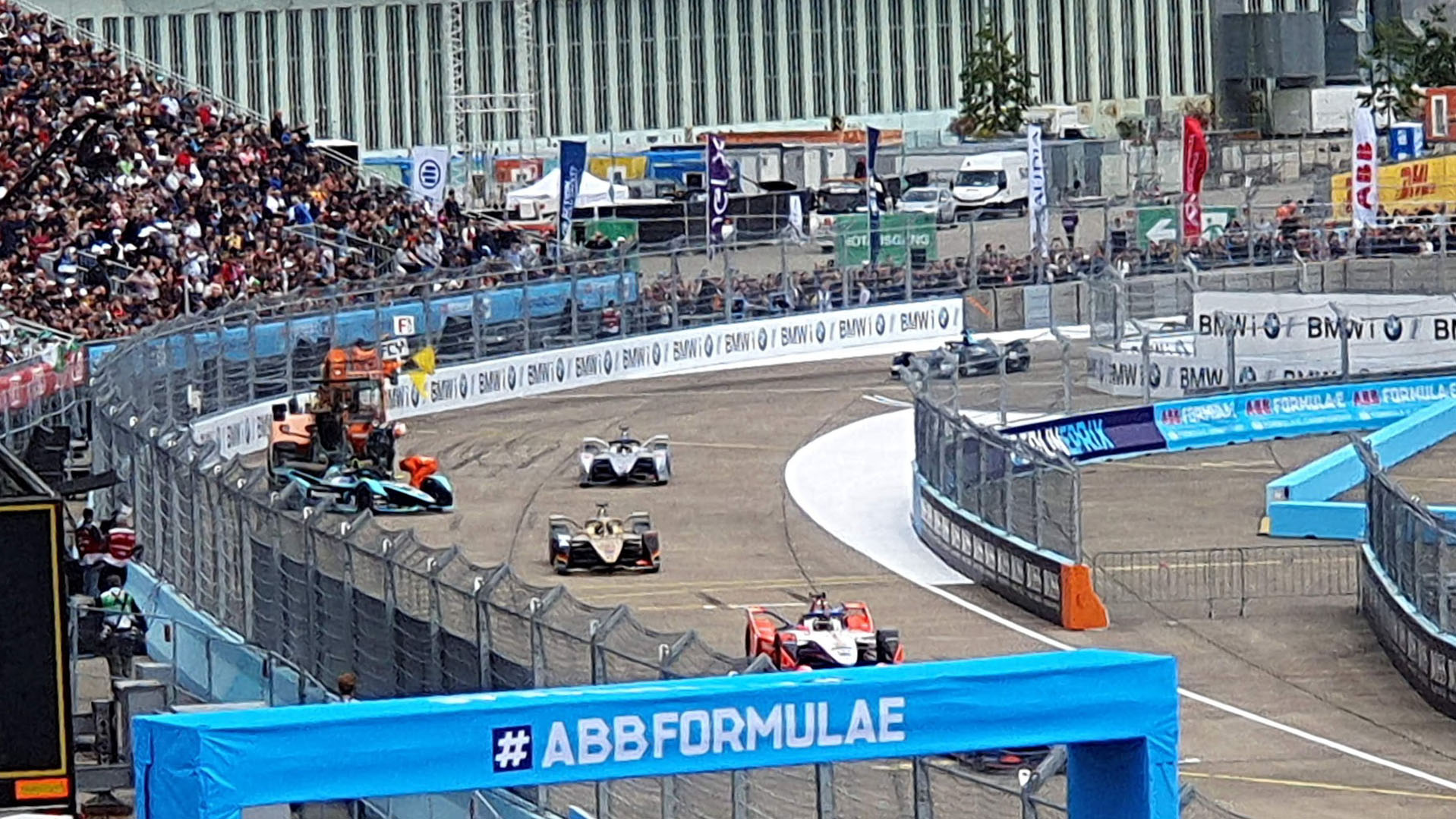 9d51529f-9915-401c-86e5-731db9f71de9