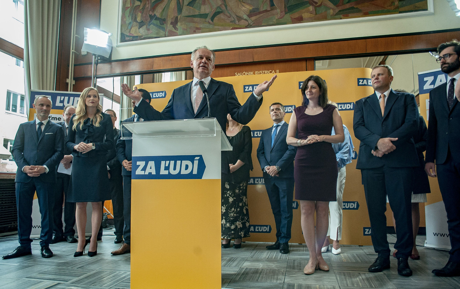 Exprezident Andrej Kiska stranu predstavil v Banskej Bystrici. Mesto podľa neho predstavuje stred krajiny. 