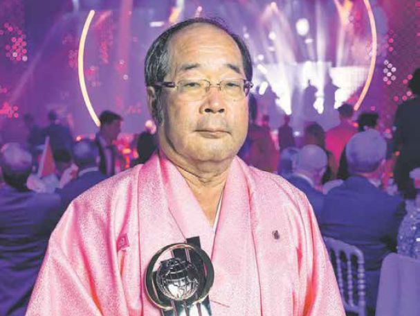 Hirotake Jano reprezentoval Japonsko na júnovom vyhlasovaní Svetového EY podnikateľa roka. 