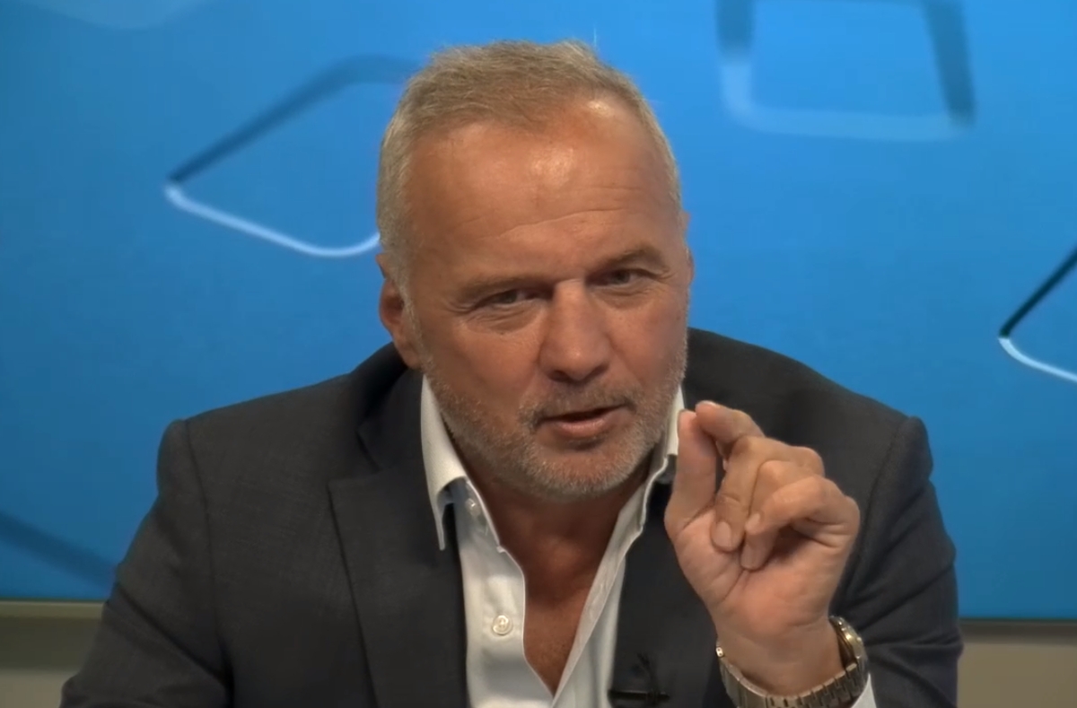 9879791e-3a58-4cb3-bb3e-747a255698d5