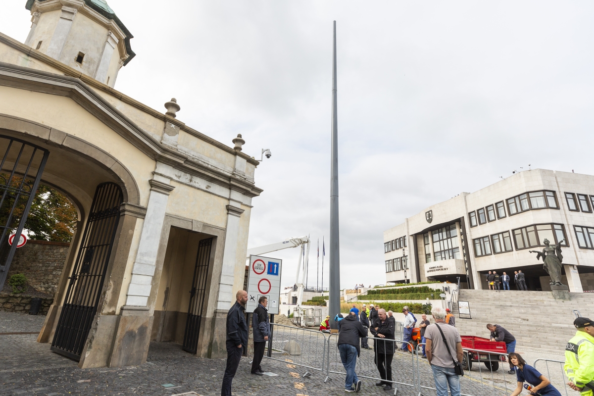 a0b39304-4b93-45f5-8da5-90c64da550a8