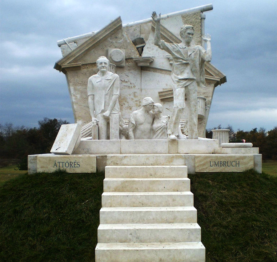 Na mieste Paneurópskeho pikniku z roku 1989 dnes stojí pamätník.