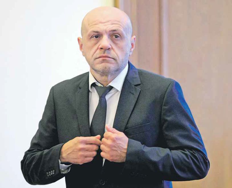 Tomislav Dončev je od roku 2010 členom bulharskej vládnej strany GERB.