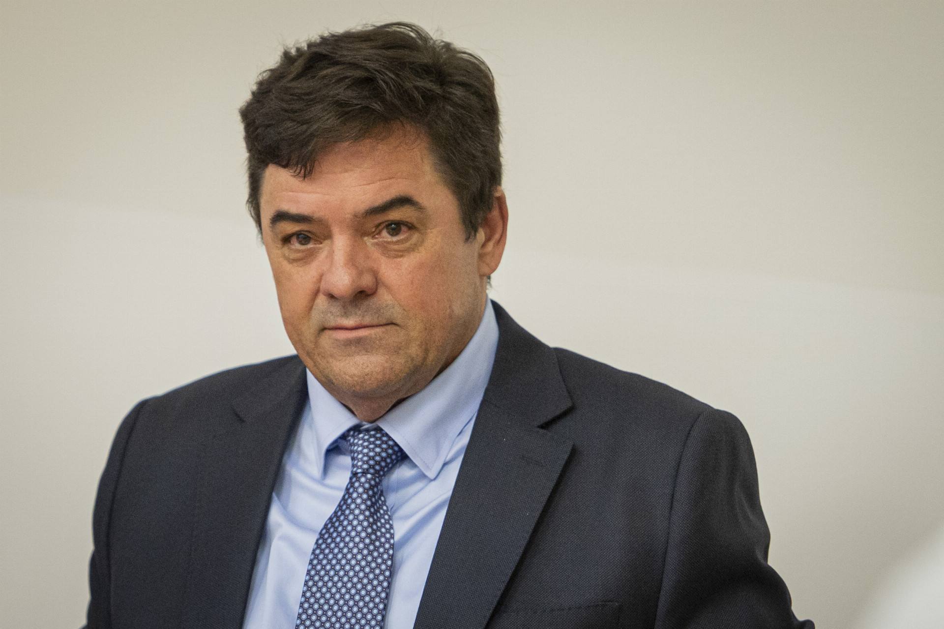 f9a10a3f-f768-414d-b5f5-b259252ff395