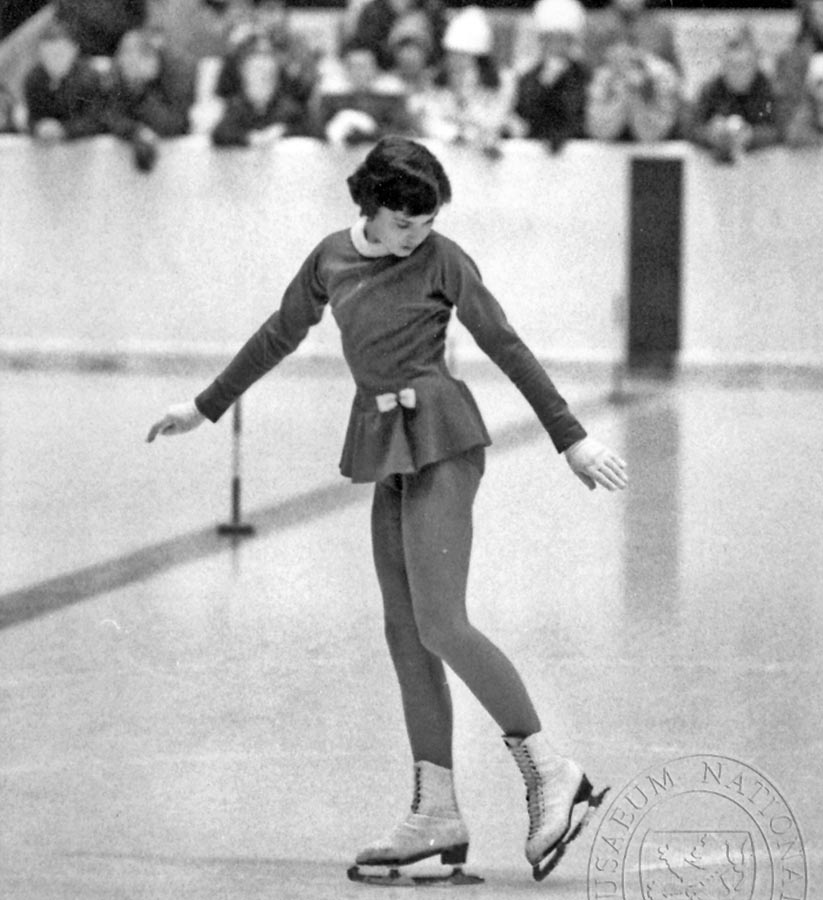 Už ako štrnásťročná sa Hana Mašková zúčastnila Zimných olympijských hier v Innsbrucku, kde skončila na 15. mieste. Snímka je z povinných cvikov.