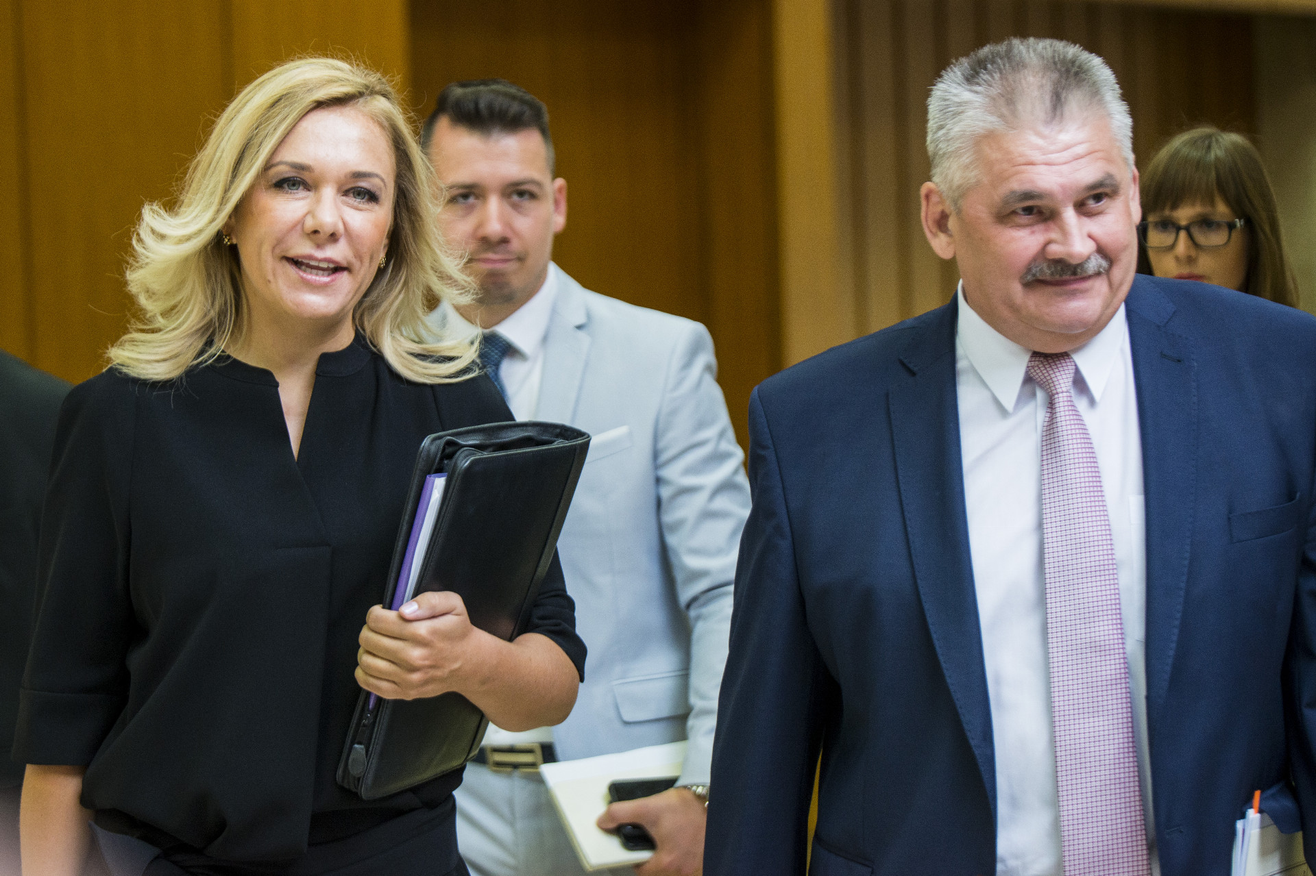 f8e785d3-aee7-474b-bd86-aaa08bacaddd