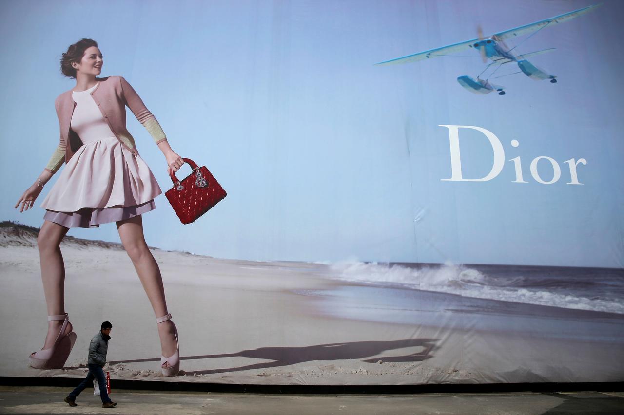 Až tretinu nákupcov od Dioru tvoria Číňania.