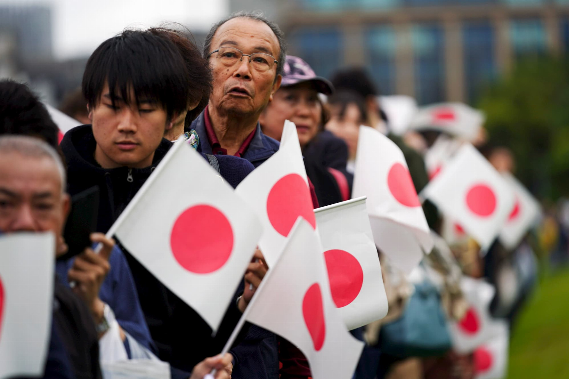 Japonci s vlajkou