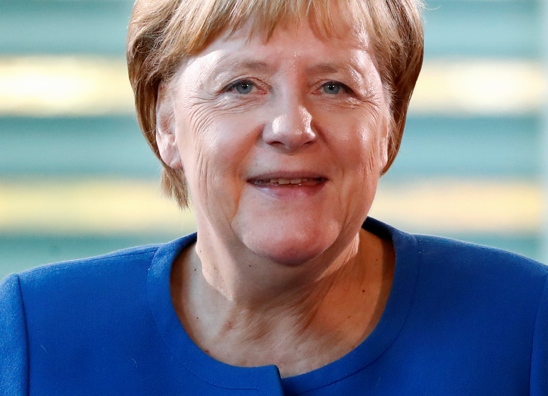 17f68ab0-13bb-40f5-bff7-2cd401be9009