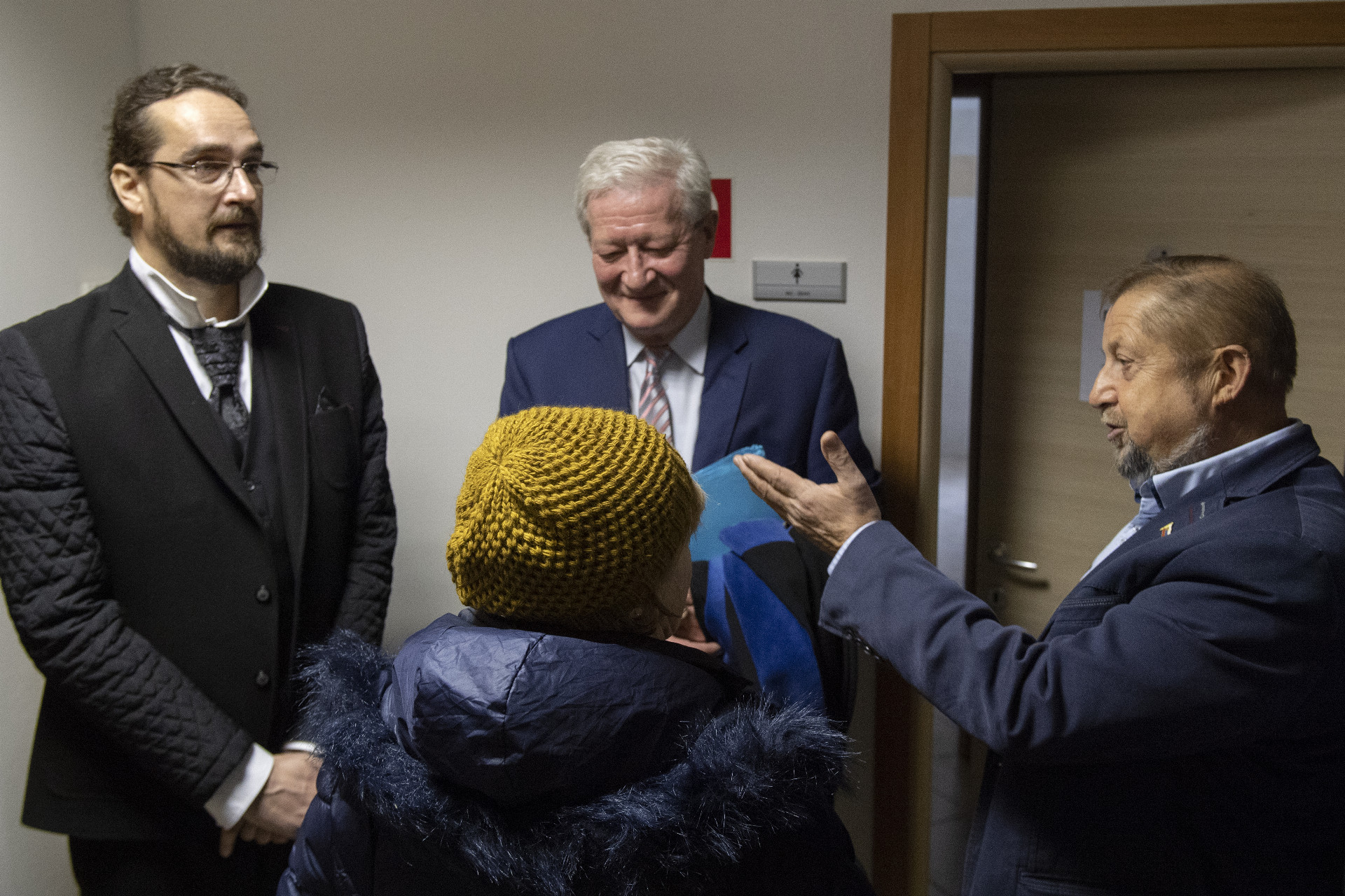 cbba93a1-4c5d-48ae-a7a5-55eefde93803