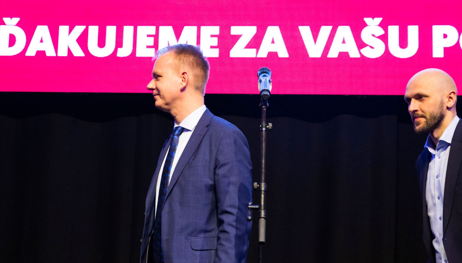 de2ea8f8-5c24-45cb-9946-878851261cd2