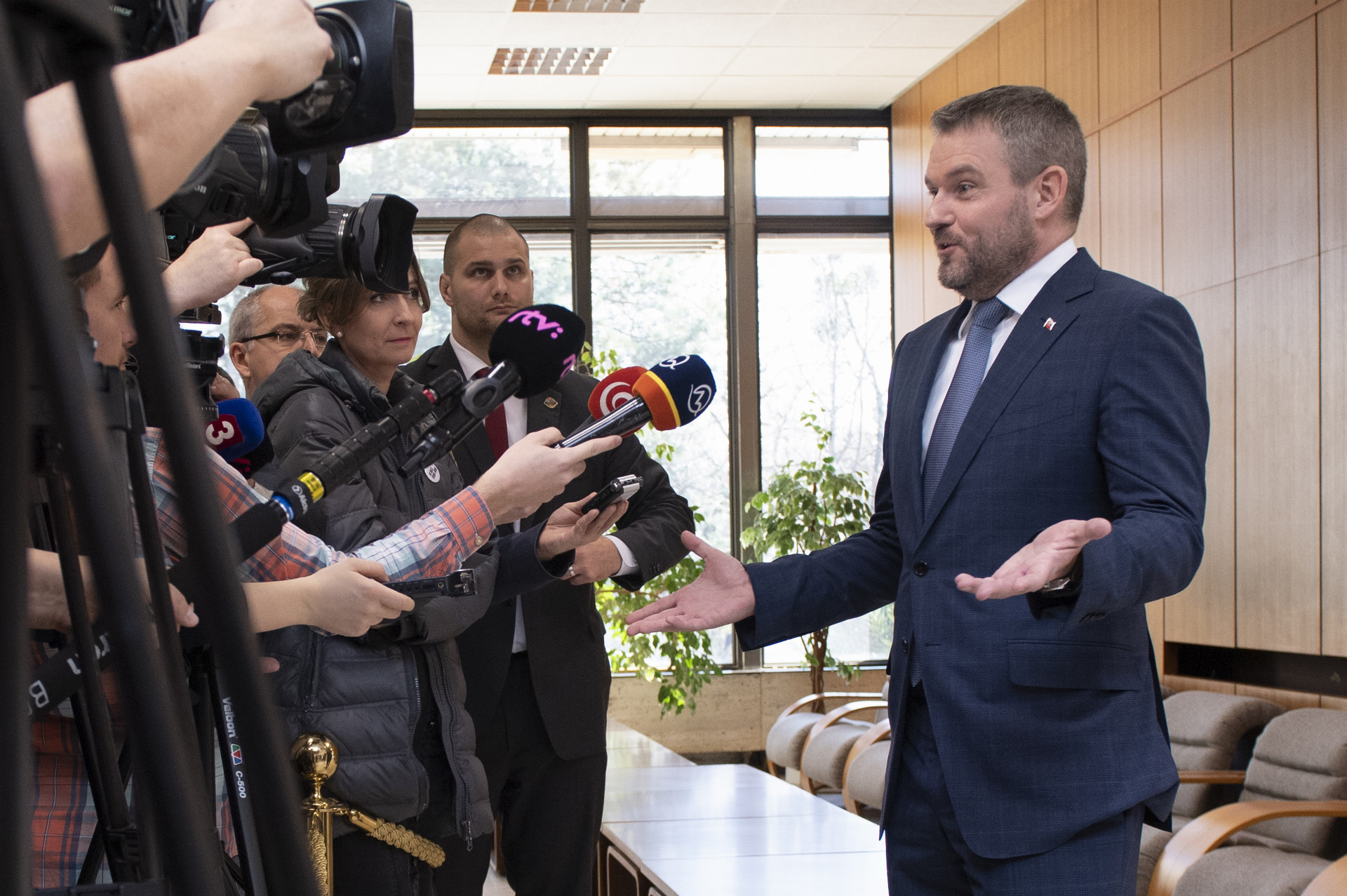 efeea6db-ecf5-43a0-8455-2c8fab25d260