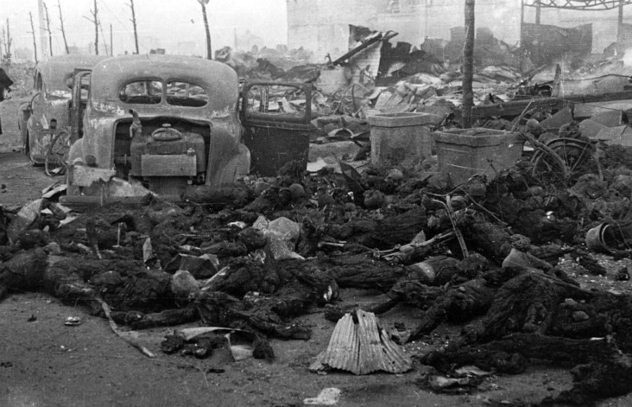 Bombardovanie pripravilo v metropole japonského cisárstva o život viac než 100-tisíc ľudí.