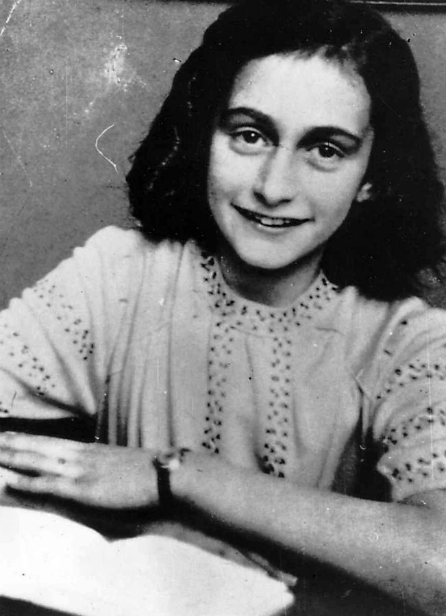 Anna Franková zahynula v koncentračnom tábore Bergen-Belsen v marci 1945.