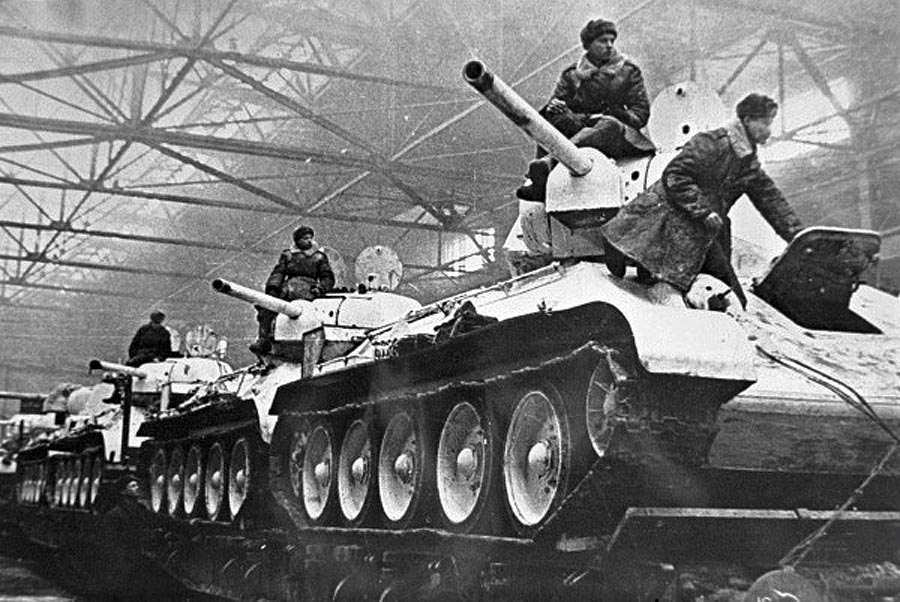 Sovietsky zväz vyrobil v rokoch 1940 až 1945 viac než 50-tisíc tankov T-34, väčšinou putovali z tovární priamo na front.