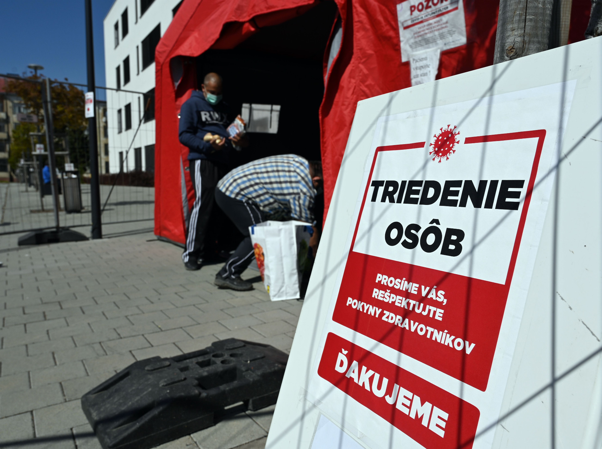 e7f2dff6-32a5-4960-abdd-411cd30142ea