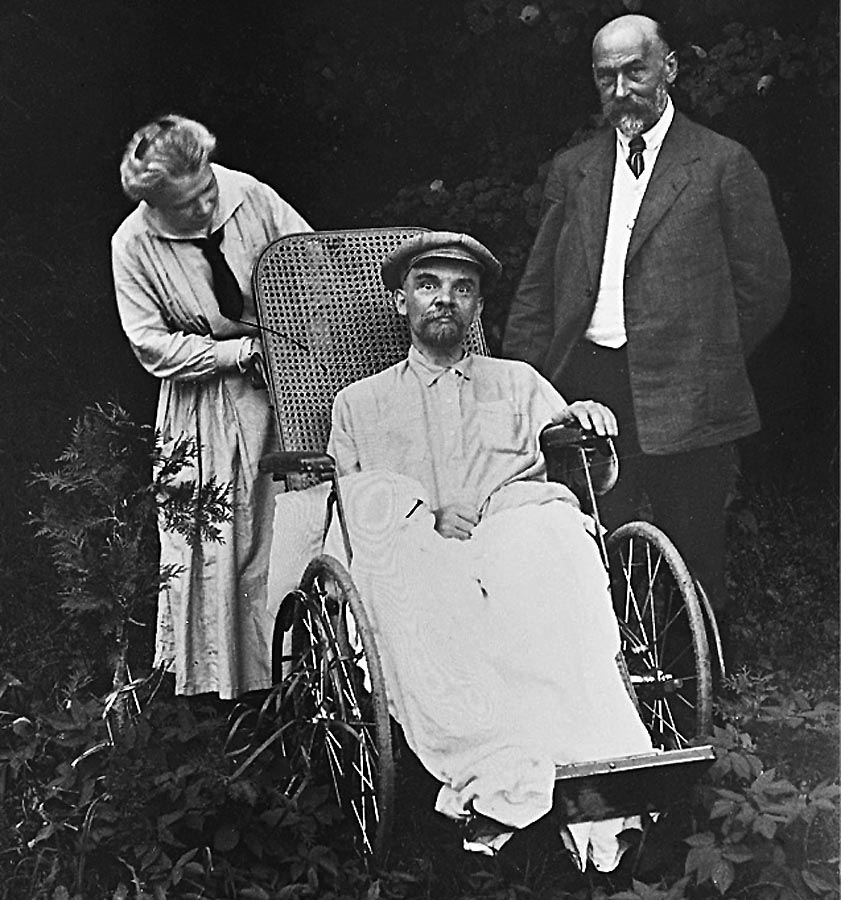 Jedna z posledných fotografií V.I.Lenina. Vznikla v máji 1923, v tom čase už bol ťažko chorý a odstavený od riadenia krajiny.