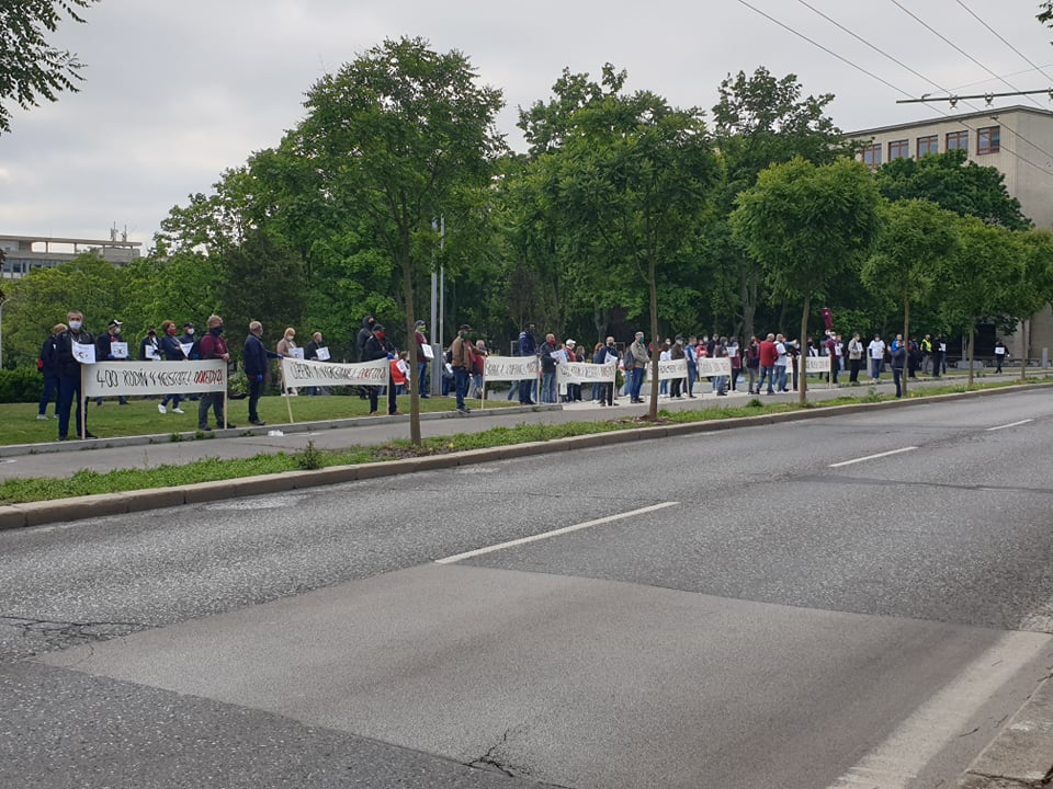 7195ad1c-f8e1-4197-b093-450a2120617a