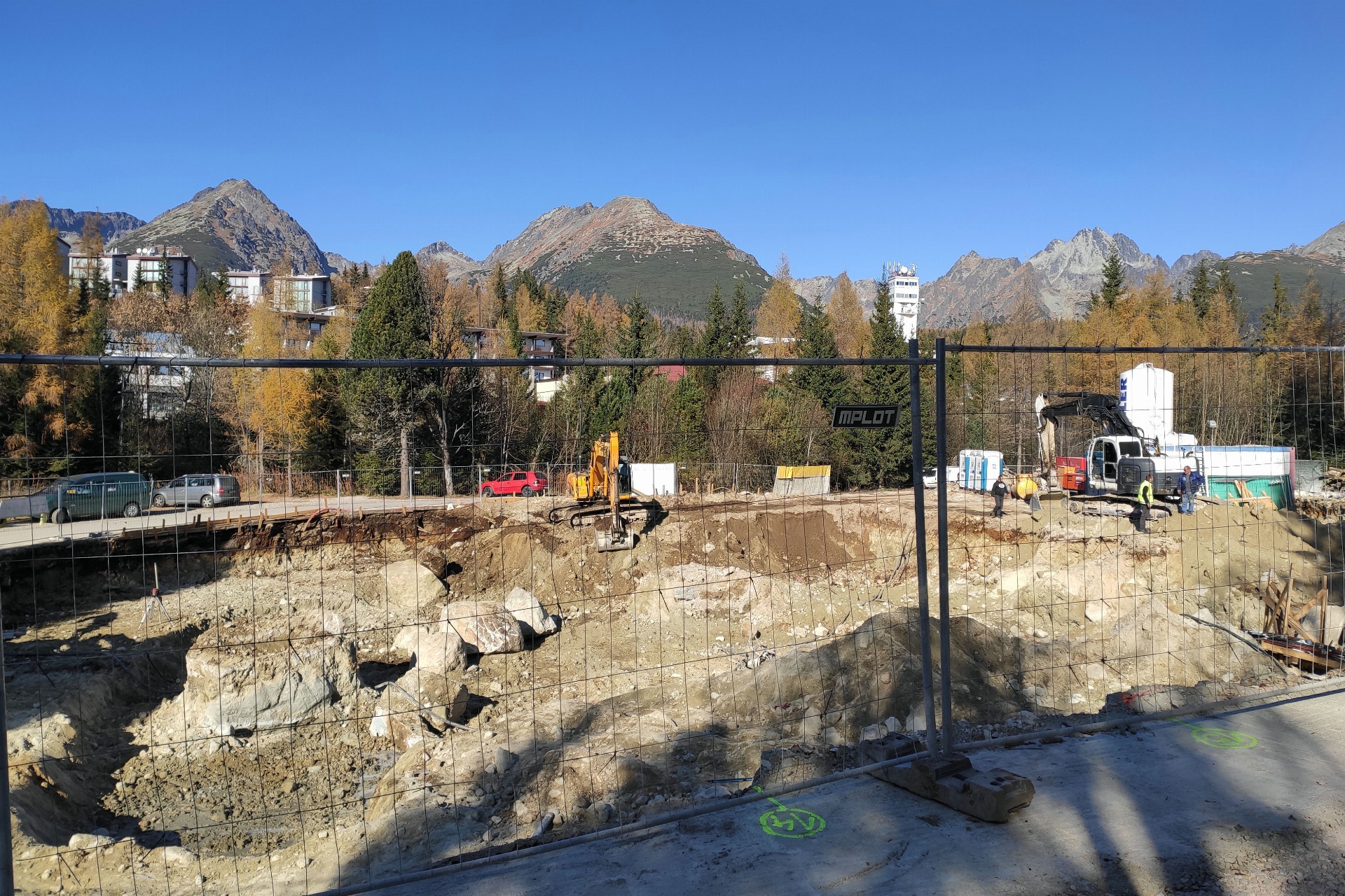 Výstavba nového hotela na Štrbskom Plese - stav k 31. októbru 2019.