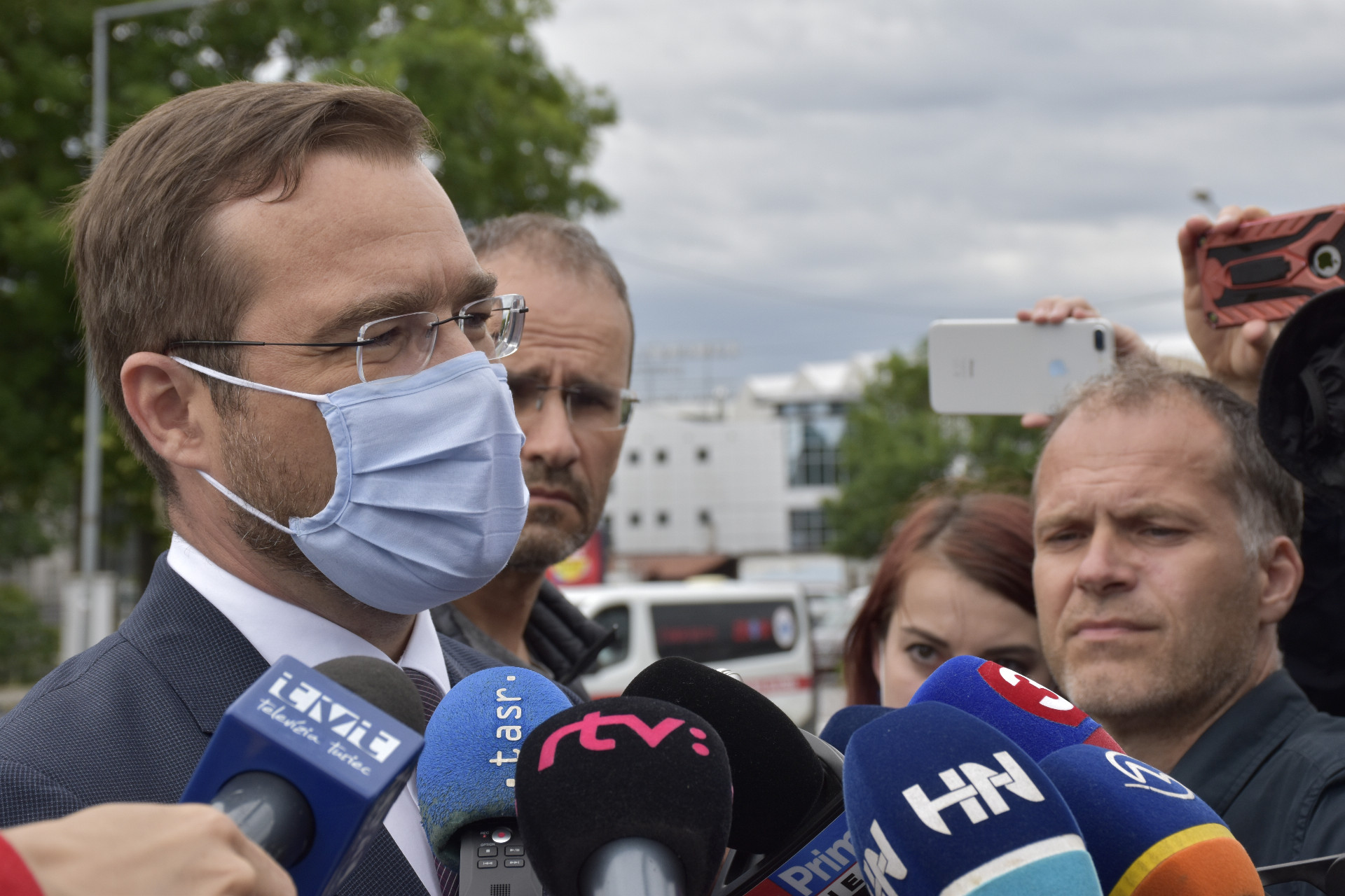 78e6e1ed-704c-471e-8c53-fe2b12544c8d